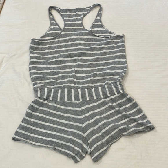 GAP medium women’s romper - cotton gray/ White nautical Striped Jumpsuit - Picture 4 of 16